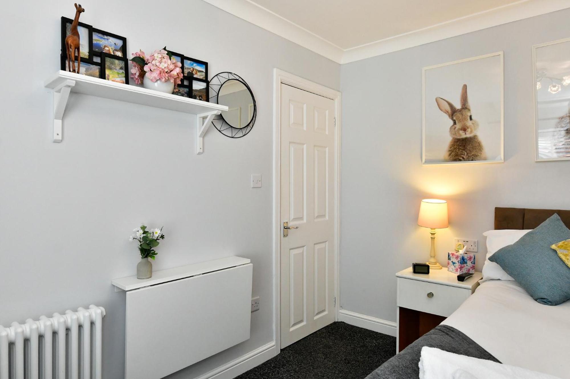 Free Parking - Heart Of The City - Superb Townhouse & Garden - Peaceful Area But Only 5Min Walk To Beach, Shops, Bars, Arena, Marina, Parks سوانسي المظهر الخارجي الصورة